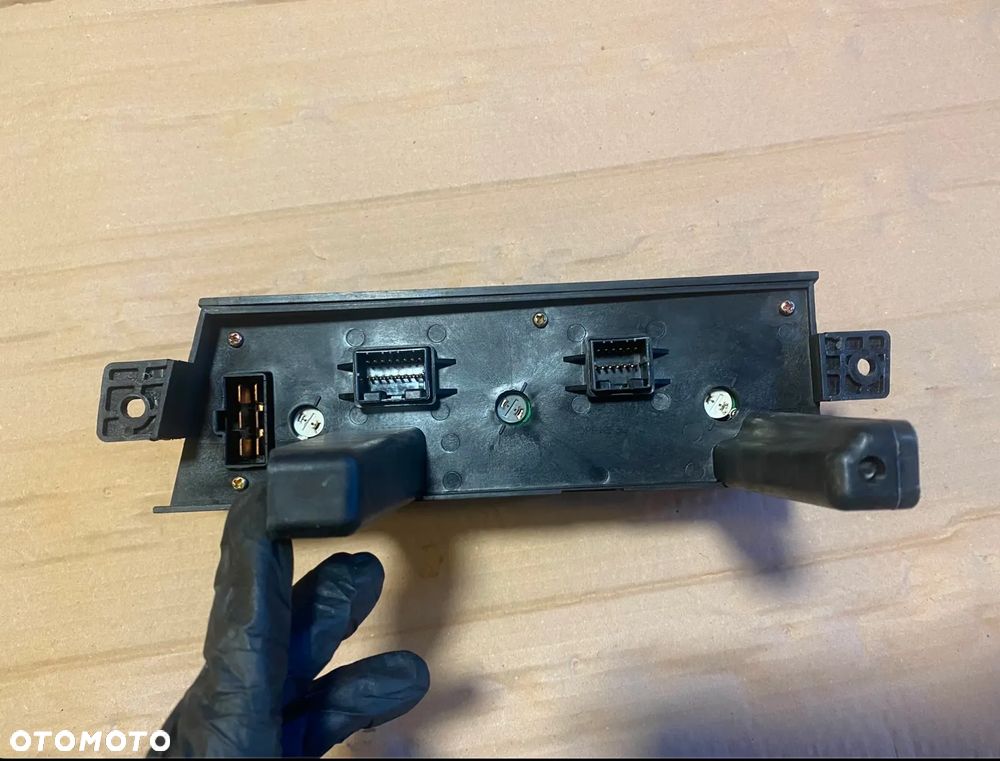 Przełączniki panel klimy klimatyzacji SsangYong Kyron 68700-0900X OE - 3
