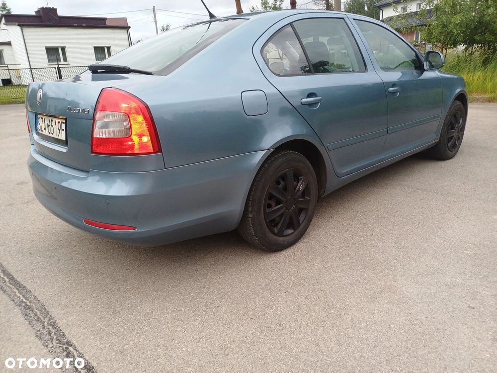 Skoda Octavia 1.6 Ambiente EU5 - 6