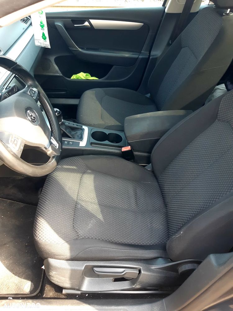 Volkswagen Passat 2.0 TDI BlueMotion Technology Exclusive - 4