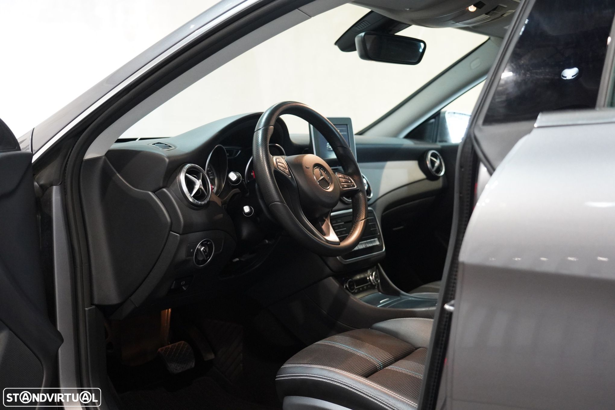 Mercedes-Benz CLA 180 - 6
