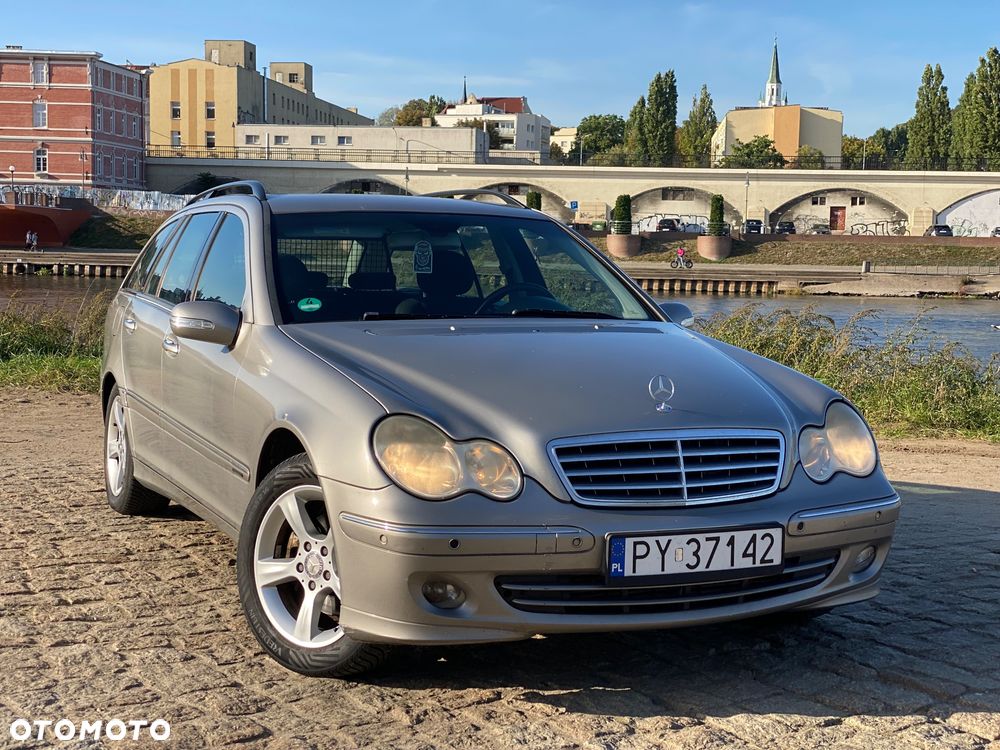 Mercedes-Benz C-Class 2005 photo 3
