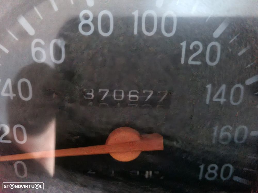 Mitsubishi L200 King Cab / 4 Lugares - 6