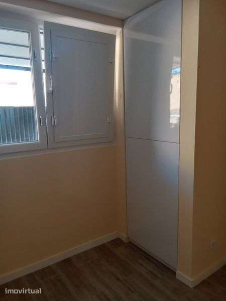 Apartamento renovado T4 - Grande imagem: 4/8