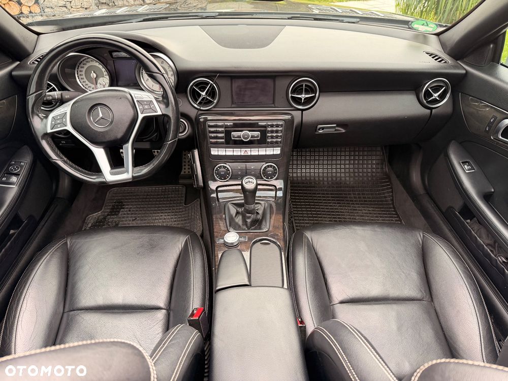 Mercedes-Benz SLK 200 CGI - 3