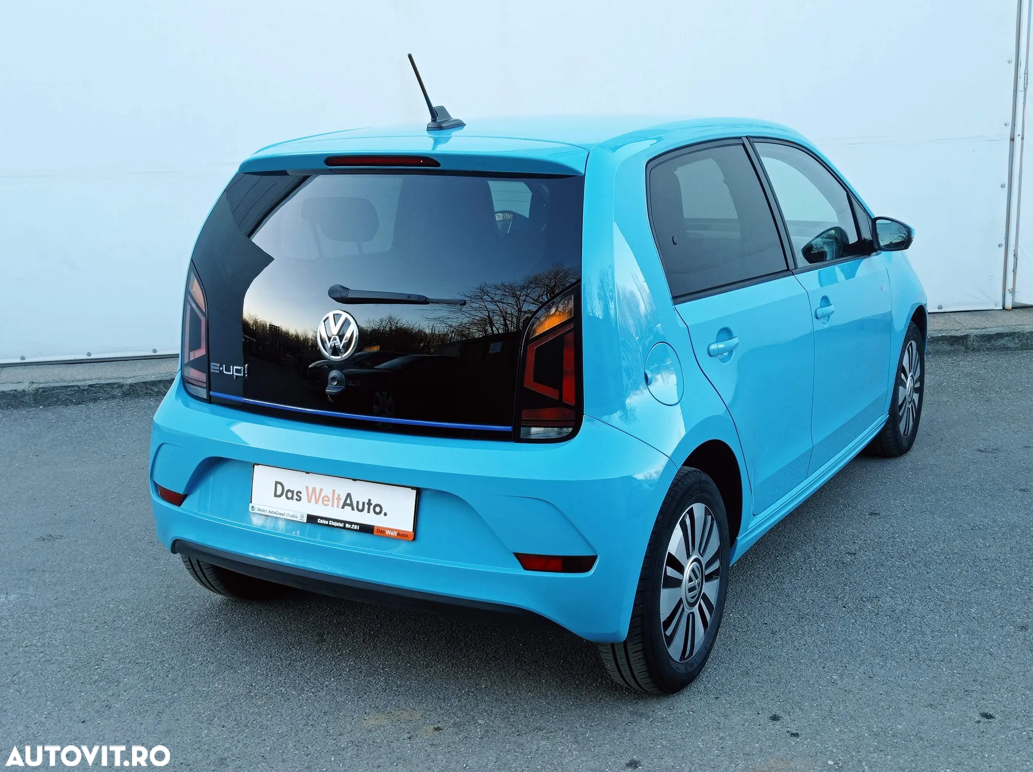 Volkswagen up! e-up! - 8