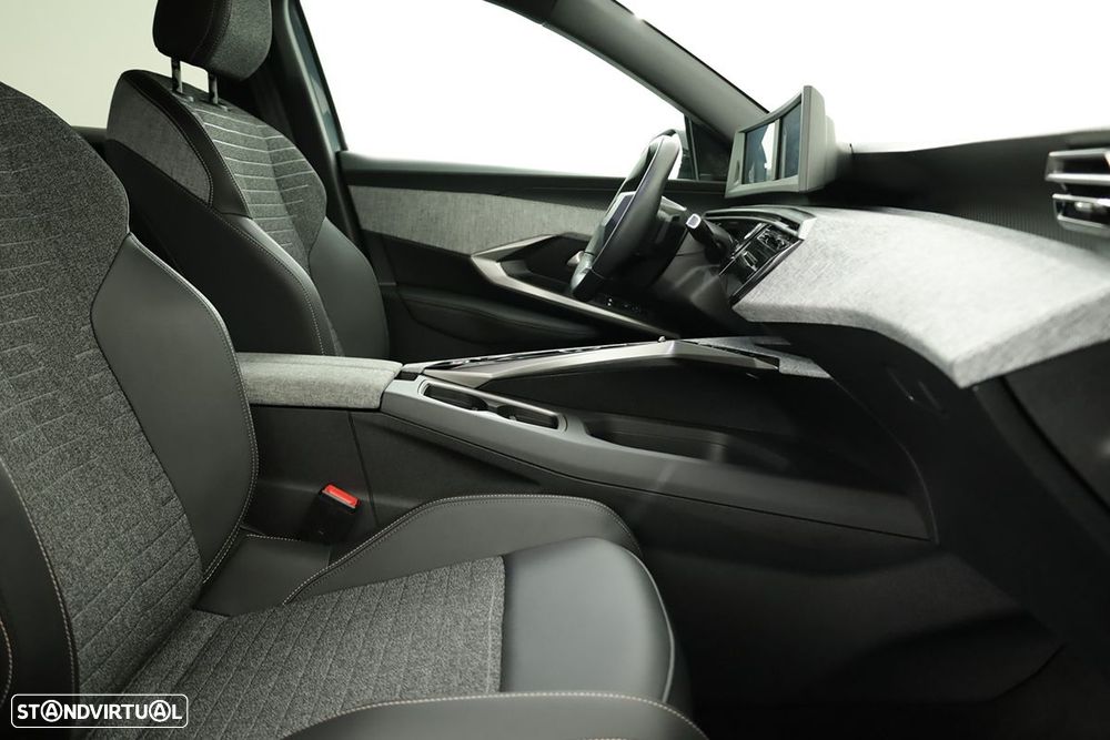 Peugeot 3008 1.2 Hybrid Allure e-DCS6 - 19