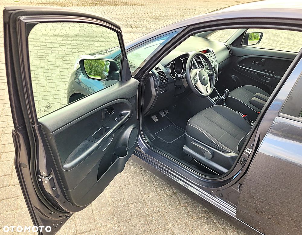Kia Venga - 15