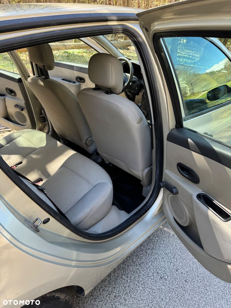 Renault Clio 1.2 16V Expression - 17