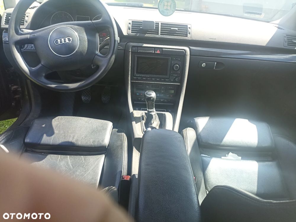 Audi A4 Limousine - 10