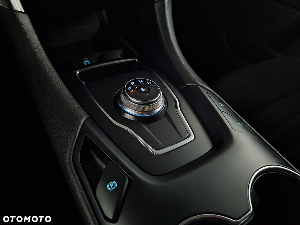 Ford Mondeo 2.0 EcoBlue Titanium - 24