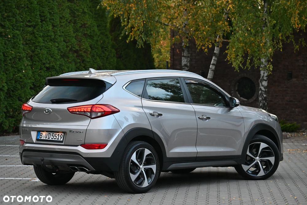 Hyundai Tucson 2.0 CRDI 4WD Automatik Premium - 22