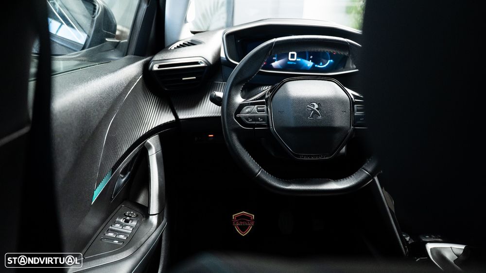 Peugeot 2008 1.2 PureTech Allure - 17