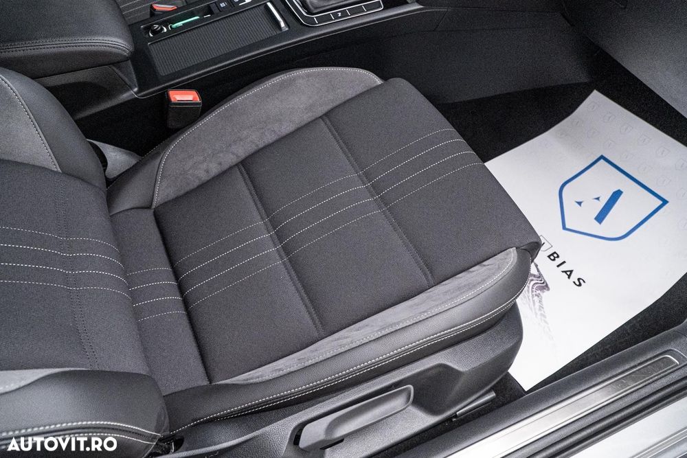 Volkswagen Passat Alltrack 2.0 TDI SCR DSG 4Motion - 39