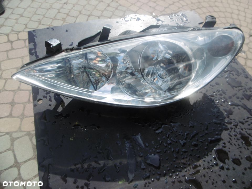 Lampa lewa Peugeot 307 Valeo europa - 1