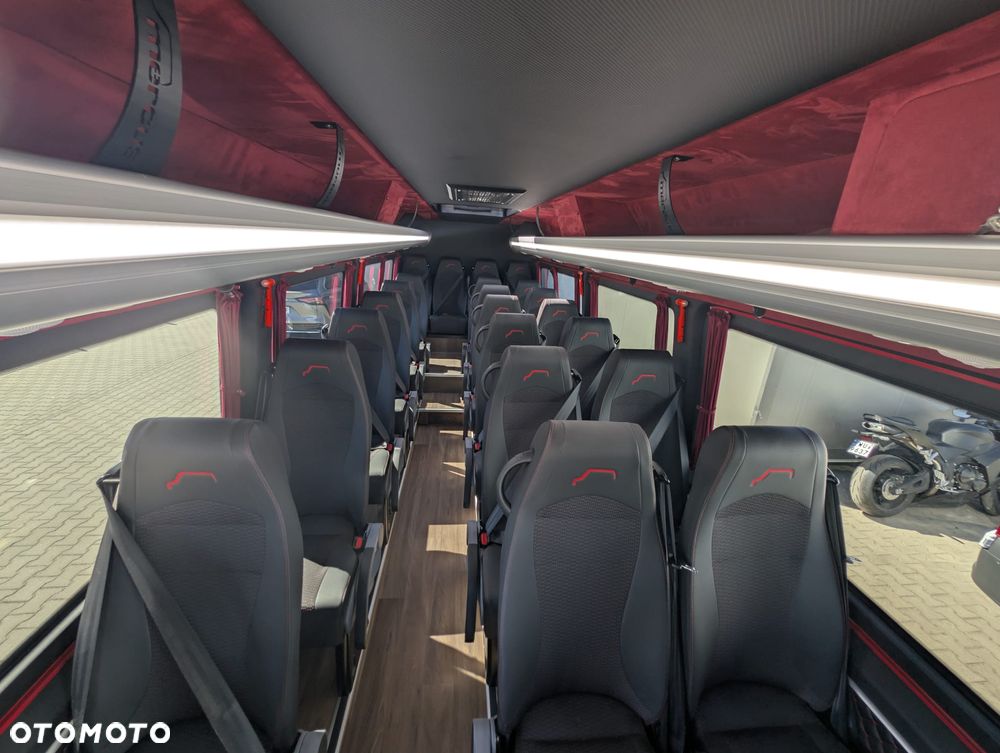 Mercedes-Benz Sprinter 517 - 25