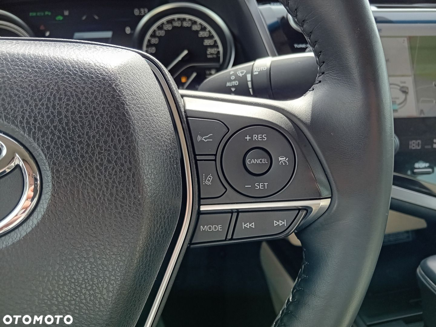 Toyota Camry - 16