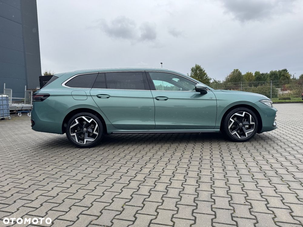 Volkswagen Passat Variant 2.0 TDI SCR DSG R-Line - 8