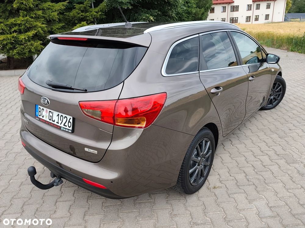 Kia Ceed 1.6 CRDi 128 Fifa World Cup Edition - 2