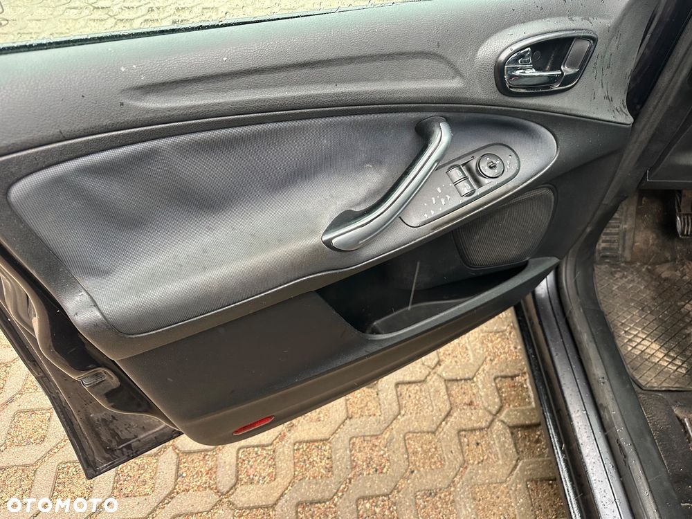 Ford Galaxy - 13