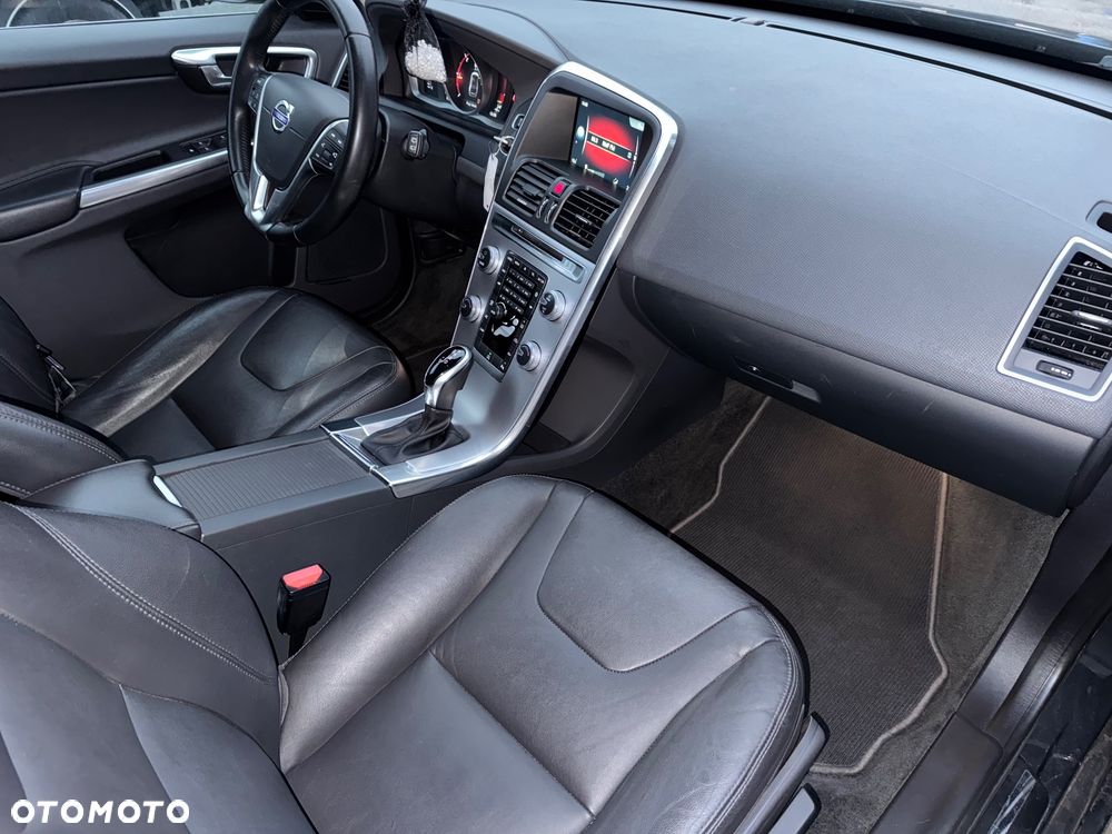 Volvo XC 60 D3 Drive-E Momentum - 8