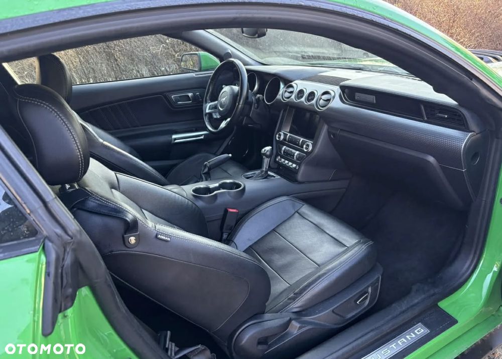 Ford Mustang - 11