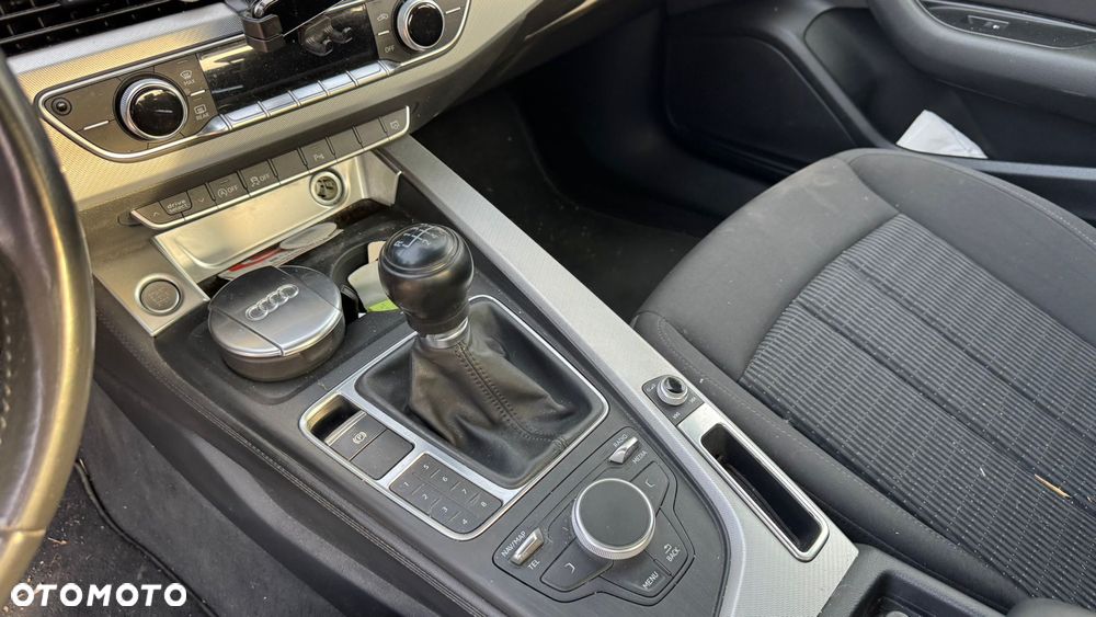 Audi A4 Limousine 2.0 TDI - 16
