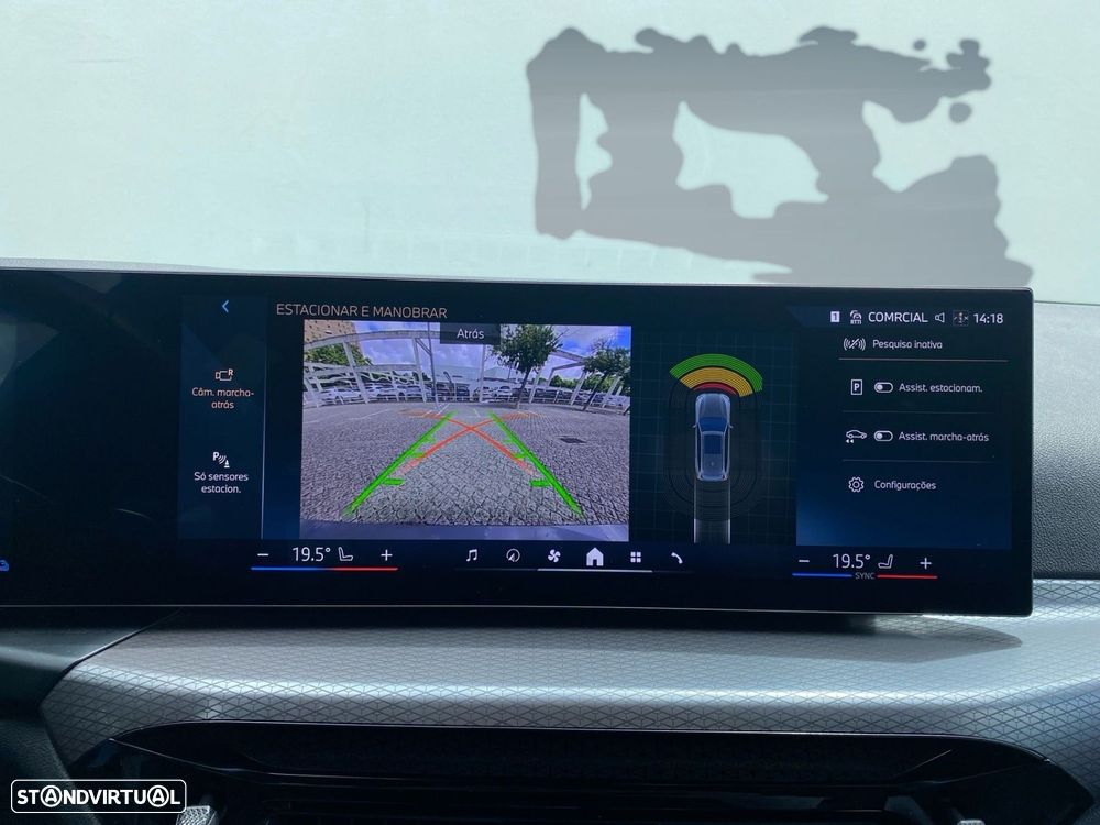 BMW 330 e Pack Desportivo M Auto - 10
