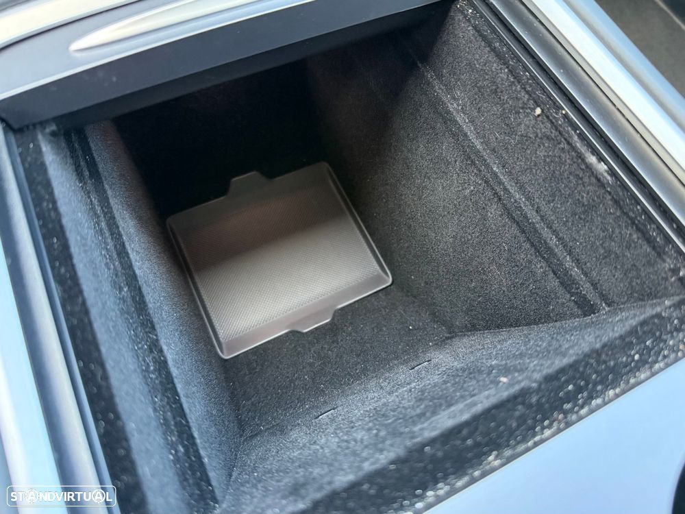 Tesla Model Y Performance Dual Motor AWD - 19