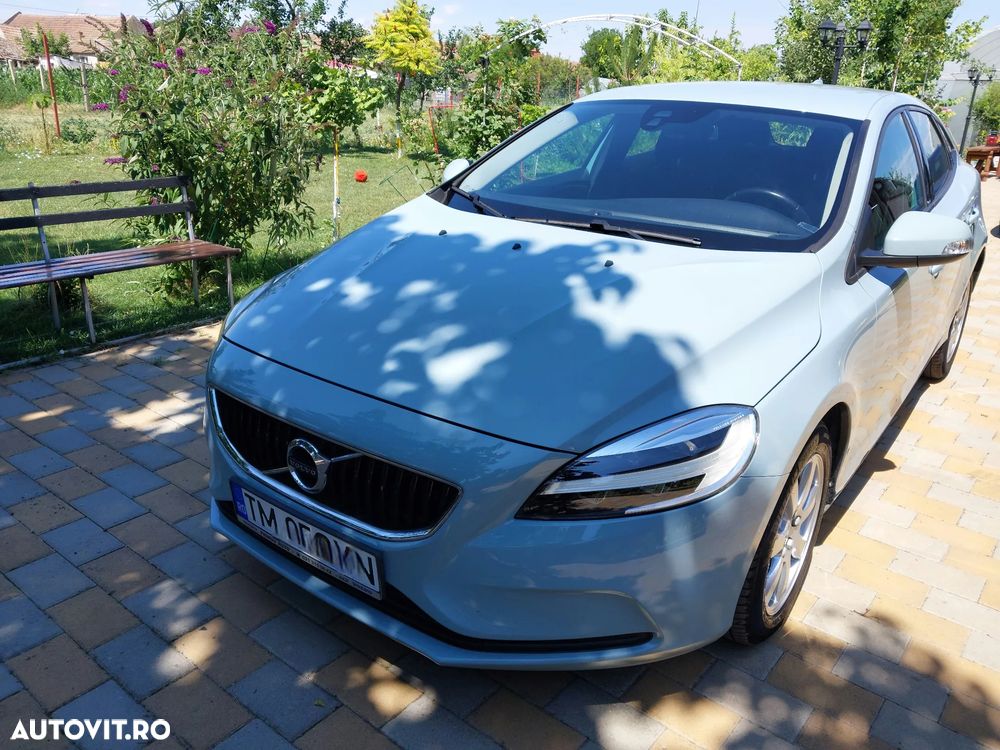 Volvo V40 D2 Aut. Momentum - 1