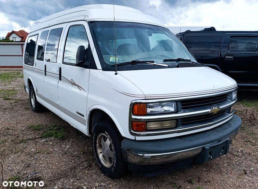 Chevrolet Express - 3