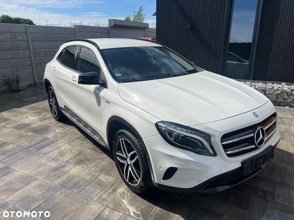 Mercedes-Benz GLA 200 7G-DCT StreetStyle - 7