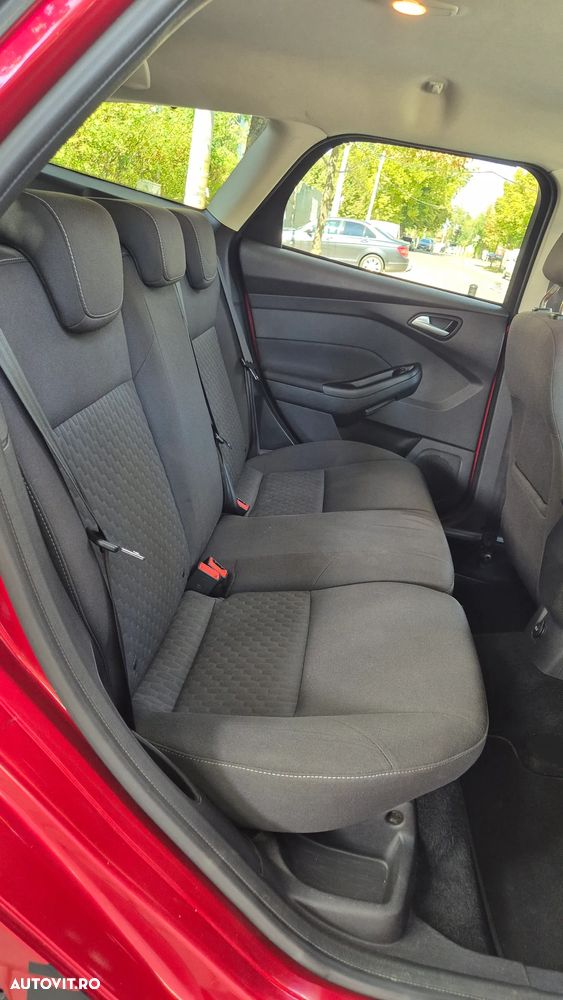 Ford Focus 2.0 TDCi DPF Powershift Titanium - 34