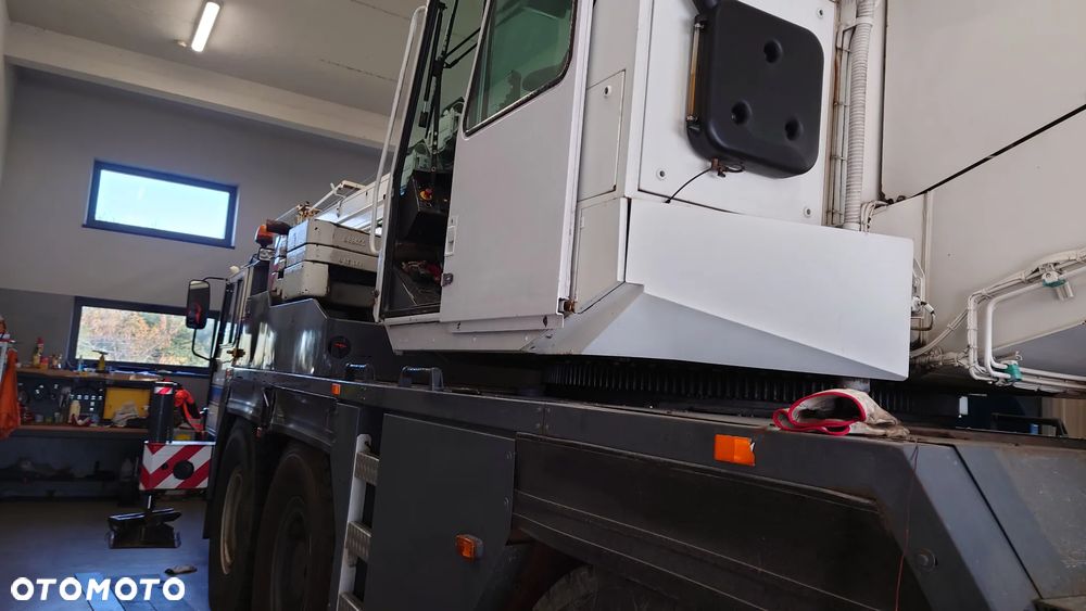 Liebherr LIEBHERR LTM1050 - 10