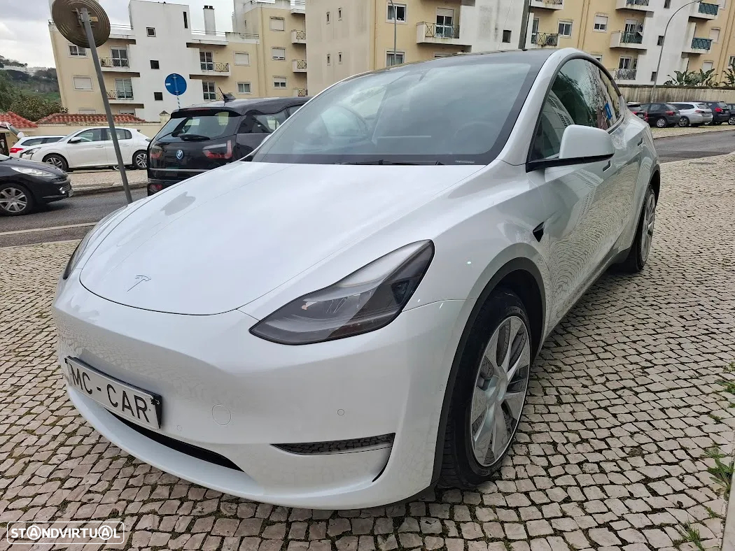 Tesla Model Y Long Range Dual Motor AWD - 2
