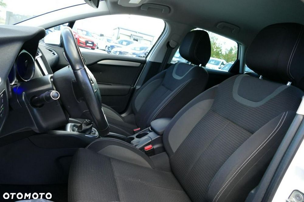 Citroën C4 1.2 e-THP Exclusive - 24