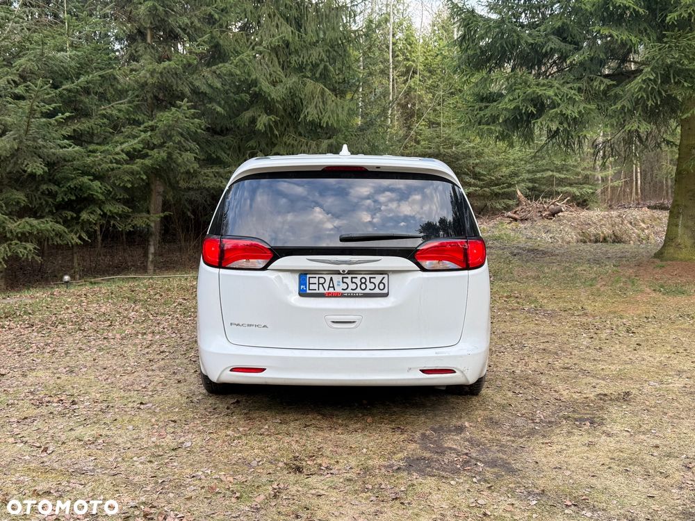 Chrysler Pacifica - 21
