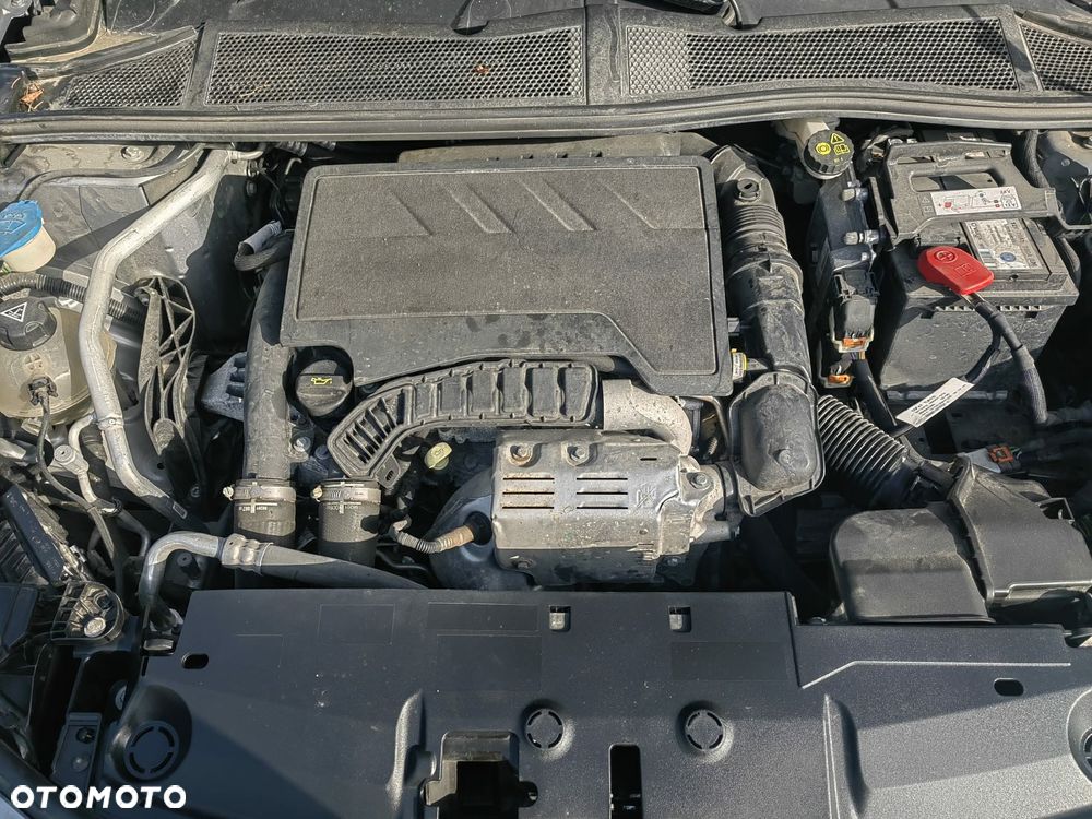 Peugeot 308 1.2 PureTech Allure S&S - 8