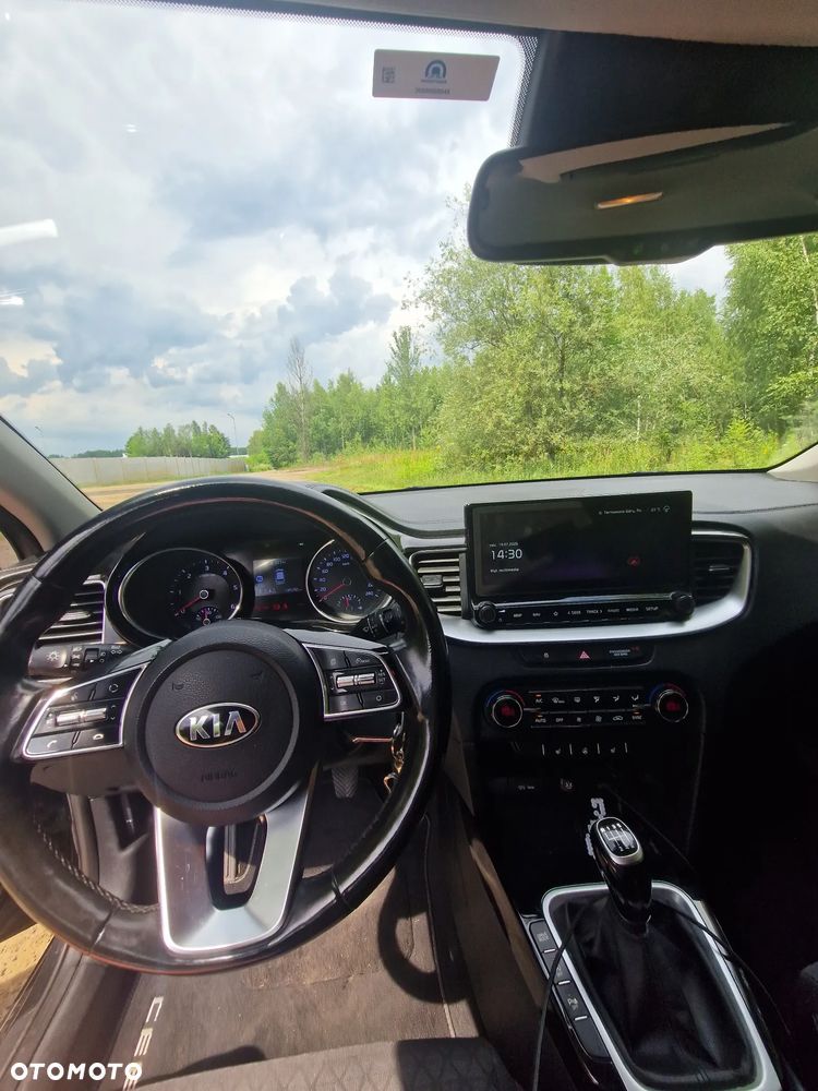 Kia Ceed 1.6 CRDi mHEV M - 3