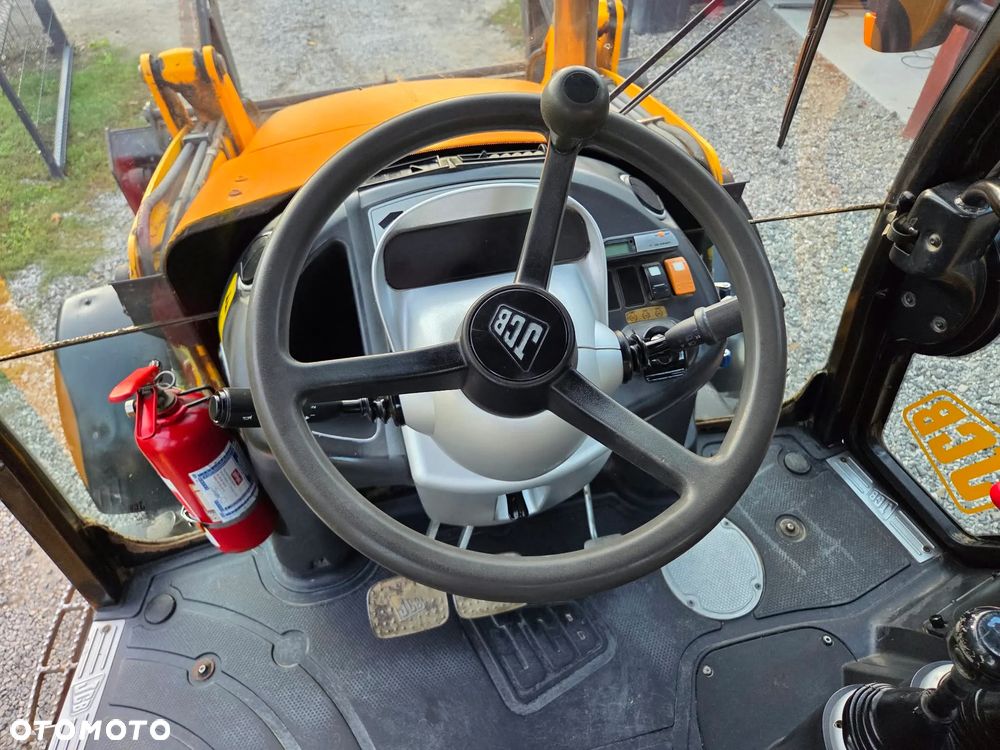JCB 3CX - 17