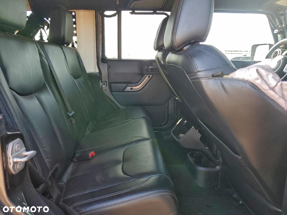 Jeep Wrangler Unlimited 3.6 Automatik Sahara - 9