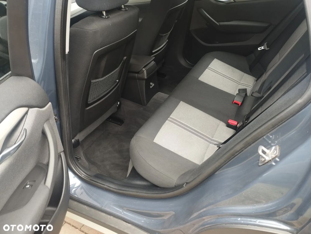 BMW X1 sDrive18i xLine - 8
