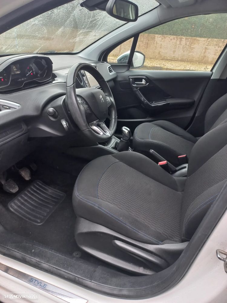 Peugeot 208 1.2 PureTech Active - 9