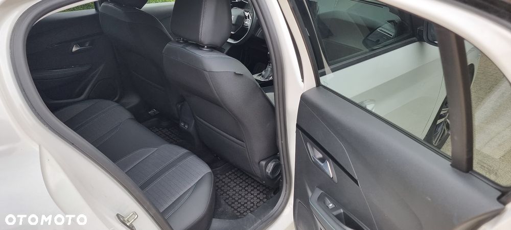 Peugeot 208 1.2 PureTech Allure S&S - 17