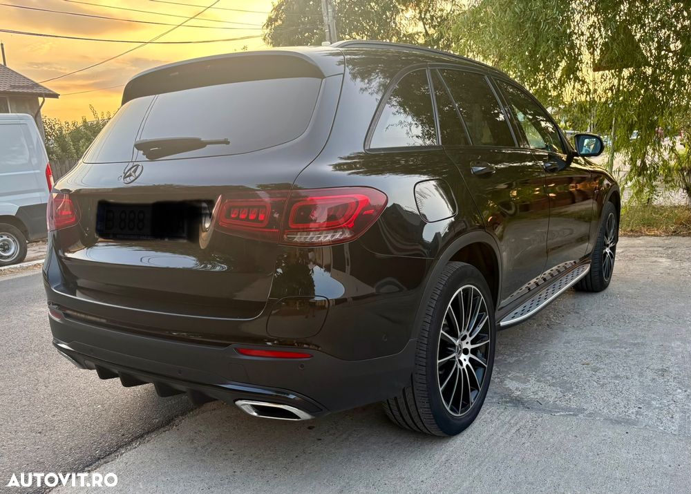 Mercedes-Benz GLC 300 e 4MATIC - 4