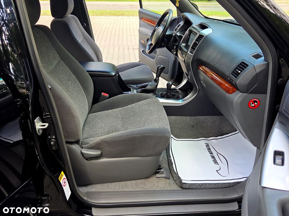 Toyota Land Cruiser - 4