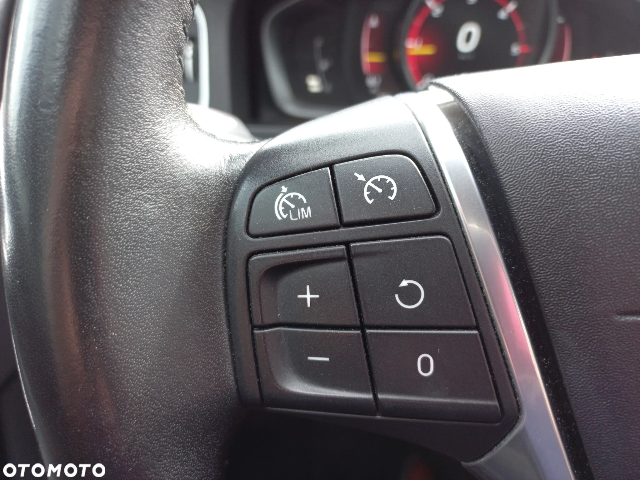 Volvo V60 D2 Drive-E R-Design Momentum - 22
