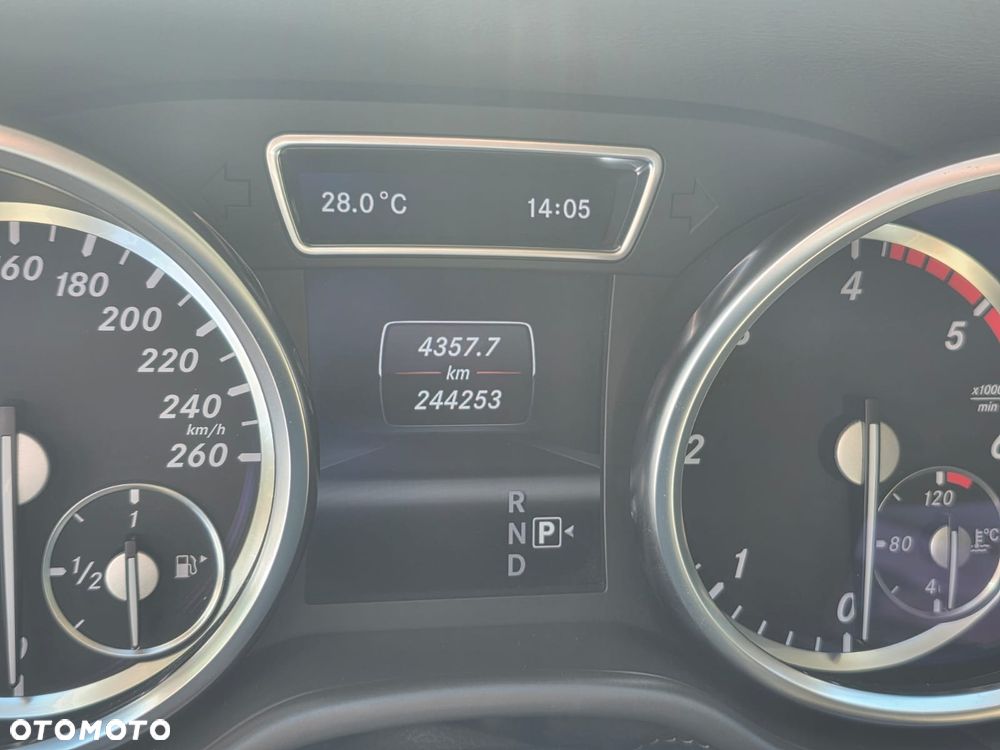 Mercedes-Benz ML 350 BlueTEC 4-Matic - 15