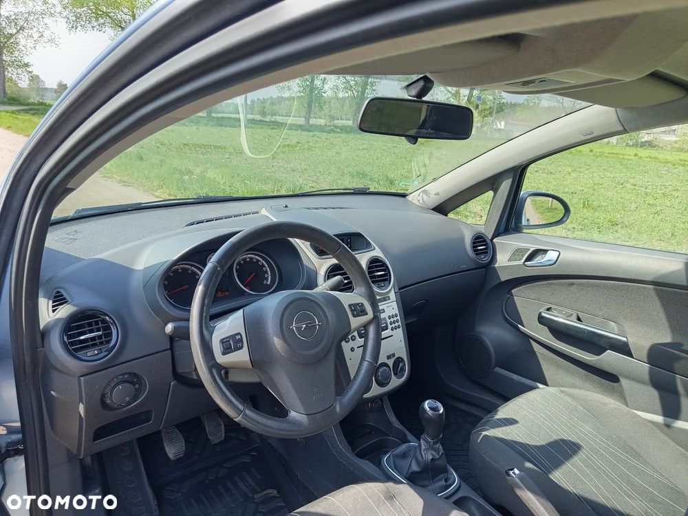 Opel Corsa 1.2 16V Cosmo - 15