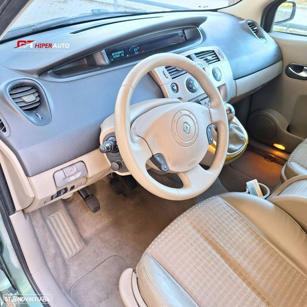 Renault Mégane Scénic - 11