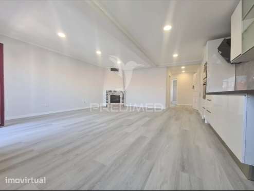 Apartamento T4 (5 Assolh.) Remodelado_Novo_AMORA_SEIXAL - Grande imagem: 2/16